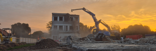 Primarschulhaus Bühl: Der Rückbau schreitet voran